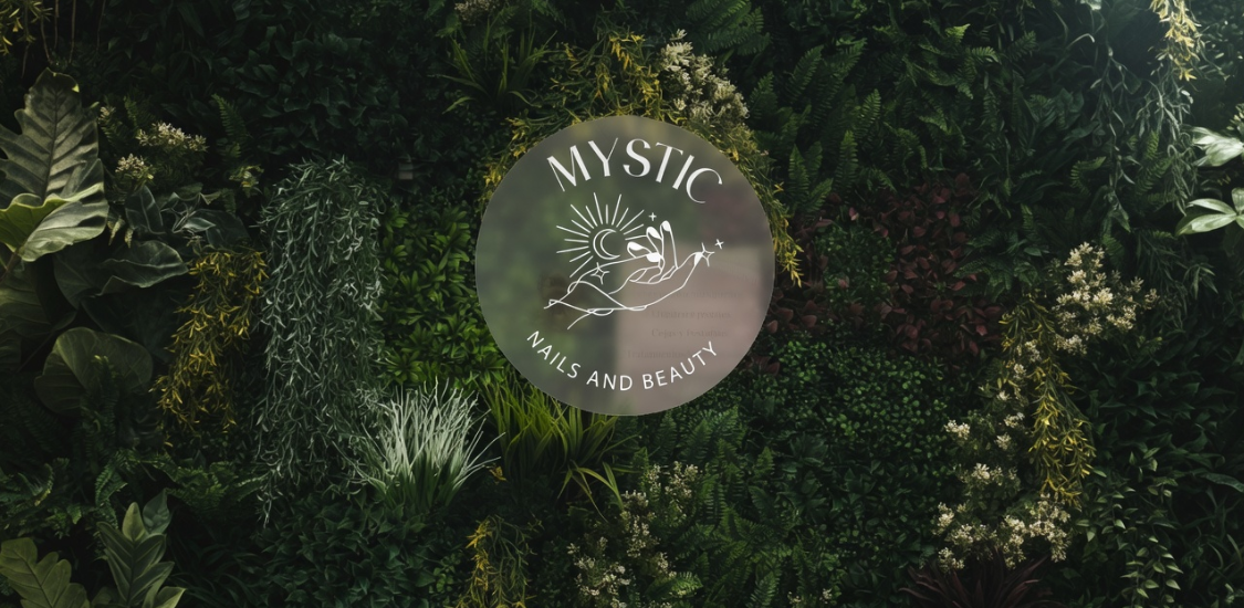 Rincón de plantas de Mystic Nails & Beauty